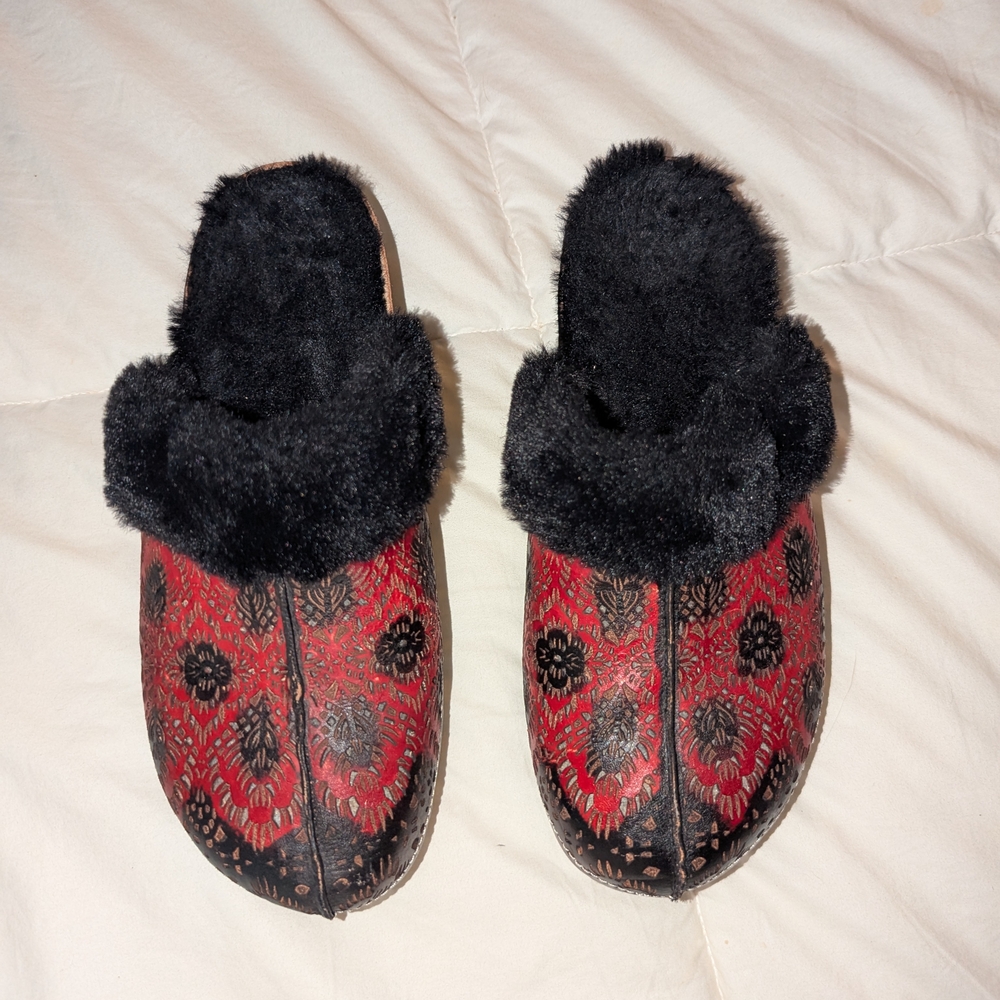 Spring Step Red and Black Women's Slippers